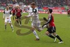 2. Bundesliga - Fußball - FC Ingolstadt 04 - SV Sandhausen - Florian Hübner und rechts Alfredo Morales (6, FCI)