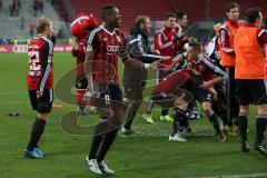 2. BL - FC Ingolstadt 04 - 1. FC Kaiserslautern - Stefan Lex (14) feiert mit den Fans am Micro HUMBA mit der Mannschaft Sieg Jubel