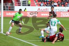 2. Bundesliga -  Saison 2014/2015 - FC Ingolstadt 04 - SpVgg Greuther Fürth - Mathew Leckie (7) zieht ab, Thomas Pledl kann stören, Ball knapp an Tornetz aussen, Torwart Wolfgang Hesl muss nicht eingreifen