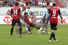 2. Bundesliga - FC Ingolstadt 04 - SV Darmstadt 98 - Pascal Groß (10) in Bedrängnis