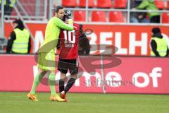 2. Bundesliga - Fußball - FC Ingolstadt 04 - FSV Frankfurt - Torwart Ramazan Özcan (1, FCI) und Pascal Groß (10, FCI)