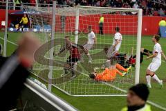 2. Bundesliga - FC Ingolstadt 04 - 1.FC Kaiserslautern -  Lukas Hinterseer #16 rot FC Ingolstadt 04 mit dem 1:0 Führungstreffer - Sippel Tobias Torwart Kaiserslautern - Foto: Jürgen Meyer