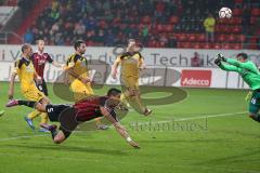 2. Bundesliga - FC Ingolstadt 04 - VfR AAlen - 4:1 - Benjamin Hübner (5) köpft zum Tor Torwart Jasmin Fejzic (VfR) kann retten