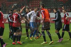 2. Bundesliga - FC Ingolstadt 04 - VfR AAlen - 4:1 - Team kniet vor den fans Jubel Sieg Freude Spass Tanz Humba