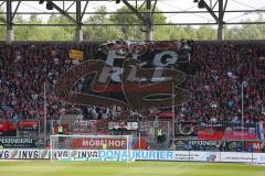 2. Bundesliga - Fußball - FC Ingolstadt 04 - RB Leipzig - Fans im ausverkauften Stadion Audi Sportpark, Choreographie für Ralph Gunesch (26, FCI) bei der Aufstellung, Einmarsch Aufstellung