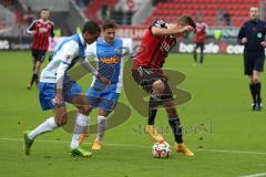 2. Bundesliga - FC Ingolstadt 04 - VfL Bochum - rechts Übersteigertrick Lukas Hinterseer (16) mitte Stefano Celozzi