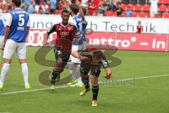 2. Bundesliga - FC Ingolstadt 04 - SV Darmstadt 98 - Fallrückzieher Karl-Heinz Lappe (25) Tor zum Unentschieden, Jubel hinten Marvin Matip (34), Lappe macht Handstandüberschlag