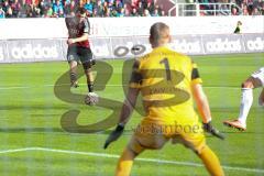 2. Bundesliga - FC Ingolstadt 04 - 1. FC Heidenheim - Pascal Groß (10) zieht ab, Torwart Jan Zimmermann hält