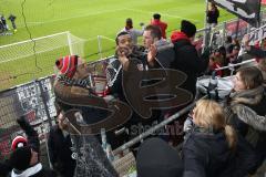 2. Bundesliga - FC Ingolstadt 04 - VfL Bochum - Marvin Matip (34) am Megaphon Sieg Jubel Fans