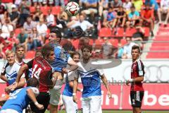 2. Bundesliga - FC Ingolstadt 04 - SV Darmstadt 98 - Kopfballduell, Stefan Lex (14) gegen Benjamin Gorka