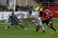 2. Bundesliga - FC Ingolstadt 04 - 1.FC Kaiserslautern -  Younes Amin #28 weiß Kaiserslautern mit der Chance zum 0:1 Führungstreffer - Özcan Ramazan Torwart FC Ingolstadt 04 - Foto: Jürgen Meyer