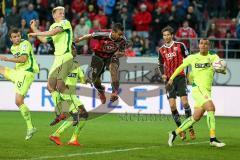 2. Bundesliga - Fußball - FC Ingolstadt 04 - Fortuna Düsseldorf - mitte Marvin Matip (34, FCI) köpft in der letzten Minute zum Sieg 3:2 Tor Jubel