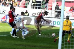 2. BL - Saison 2014/2015 - FC Ingolstadt 04 - Karlsruher SC - Danilo Soares Teodoro (#15 FC Ingolstadt 04) - Orlishausen Dirk Torwart KSC -