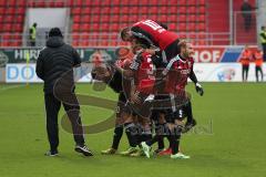 2. Bundesliga - FC Ingolstadt 04 - VfL Bochum - links Lukas Hinterseer (16) erzielt das 2:0 für Ingolstadt, Jubel Tor Mathew Leckie (7) Roger de Oliveira Bernardo (8) Konstantin Engel (20) laufen zu Cheftrainer Ralph Hasenhüttl links