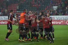 2. Bundesliga - FC Ingolstadt 04 - VfR AAlen - 4:1 - Team kniet vor den fans Jubel Sieg Freude Spass Tanz Humba