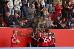 2. Bundesliga -  Saison 2014/2015 - FC Ingolstadt 04 - SpVgg Greuther Fürth - Pascal Groß (10) zieht ab, Tor zum 2:0 Jubel, Lauf zur den Fans