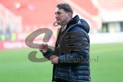 2. Bundesliga - FC Ingolstadt 04 - 1. FC Heidenheim - Spiel ist aus, Sieg Spitzenreiter Jubel mit den Fans, Cheftrainer Ralph Hasenhüttl lässt sich feiern, Tränen in den Augen