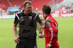 2. Bundesliga - FC Ingolstadt 04 - SV Darmstadt 98 - Cheftrainer Ralph Hasenhüttl gratuliert Karl-Heinz Lappe (25) Torschütze zum 2:2