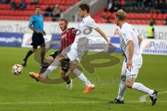 2. Bundesliga - FC Ingolstadt 04 - Erzgebirge Aue - Moritz Hartmann (9) wird von Stipe Vucor 29 gestört