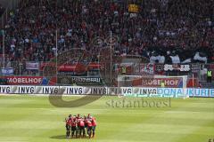 2. Bundesliga - Fußball - FC Ingolstadt 04 - RB Leipzig - vor dem Spiel Team vor den Fans
