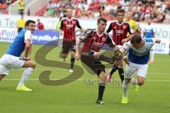 2. Bundesliga - FC Ingolstadt 04 - SV Darmstadt 98 - mitte Pascal Groß (10) im Zweikampf gegen Michael Stegmayer