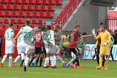 2. Bundesliga -  Saison 2014/2015 - FC Ingolstadt 04 - SpVgg Greuther Fürth - Torwart Ramazan Özcan (1) nach dem Zusammenstoß, Lukas Hinterseer (16) will ihn zurückhalten