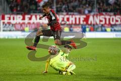 2. Bundesliga - Fußball - FC Ingolstadt 04 - Fortuna Düsseldorf - Stefan Lex (14, FCI) springt über Lukas Schmitz (Fortuna 15)