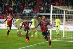 2. Bundesliga - Fußball - FC Ingolstadt 04 - Fortuna Düsseldorf - mitte Marvin Matip (34, FCI) köpft in der letzten Minute zum Sieg 3:2 Tor Jubel, Stefan Lex (14, FCI) und hinten Andre Mijatović (4, FCI)