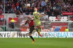 2. Bundesliga - Fußball - FC Ingolstadt 04 - Fortuna Düsseldorf - Tobias Levels (28, FCI) und Joel Pohjanpalo (Fortuna 20)