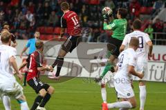 2. Bundesliga - FC Ingolstadt 04 - Erzgebirge Aue - Tomas Pekhart (11) kommt zu spät Aue Torwart fängt den Ball