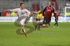 2. BL - FC Ingolstadt 04 - FC St. Pauli - Luftkampf links Marcel Halstenberg (StP) und rechts Moritz Hartmann (9)