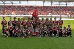 2. BL - Saison 2014/2015 - FC Ingolstadt 04 - Karlsruher SC - FC Ingolstadt 04 Einlaufkids -