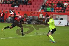 2. Bundesliga - FC Ingolstadt 04 - 1. FC Union Berlin - Marvin Matip (34) köpft über den Torwart Mohamed Amsif zum 2:2 Ausgleich Tor Jubel