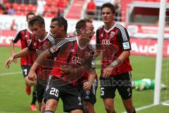 2. Bundesliga - FC Ingolstadt 04 - SV Darmstadt 98 - Fallrückzieher Karl-Heinz Lappe (25) Tor zum Unentschieden, Jubel hinten Marvin Matip (34), Stefan Lex (14), Benjamin Hübner (5), hinten Mathew Leckie (7); Torwart Christian Methenia am Boden