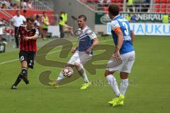 2. Bundesliga - FC Ingolstadt 04 - SV Darmstadt 98 - links Pascal Groß (10)  gegen rechts Michael Stegmayer