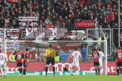 2. BL - FC Ingolstadt 04 - 1. FC Kaiserslautern - Torwart Ramazan Özcan (1) klärt den Ball übers Tor