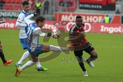 2. Bundesliga - FC Ingolstadt 04 - VfL Bochum - rechts Angriff zum Tor Roger de Oliveira Bernardo (8) links stört Stefano Celozzi (VfL)