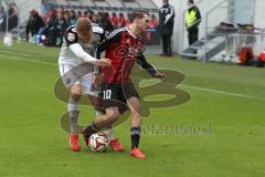 2. Bundesliga - Fußball - FC Ingolstadt 04 - SV Sandhausen - Zweikampf Pascal Groß (10, FCI) und links Nicky Adler SV