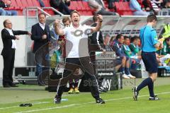 2. Bundesliga -  Saison 2014/2015 - FC Ingolstadt 04 - SpVgg Greuther Fürth - Spiel ist aus Sieg 2:0, Cheftrainer Ralph Hasenhüttl jubelt