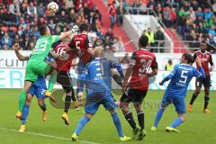 2. Bundesliga - FC Ingolstadt 04 - Eintracht Braunschweig - Torwart Rafael Gikiewicz rettet vor Benjamin Hübner (5) und Lukas Hinterseer (16)