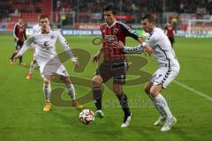 2. BL - FC Ingolstadt 04 - FC St. Pauli - mitte Alfredo Morales (6) links Marcel Halstenberg und rechts Dennis Daube