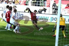 2. BL - Saison 2014/2015 - FC Ingolstadt 04 - Karlsruher SC - Danilo Soares Teodoro (#15 FC Ingolstadt 04) - Orlishausen Dirk Torwart KSC -