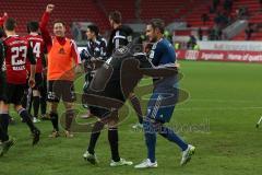 2. BL - FC Ingolstadt 04 - 1. FC Kaiserslautern - Stefan Lex (14) feiert mit den Fans am Micro HUMBA mit der Mannschaft Sieg Jubel, Moritz Hartmann (9) und Torwart Ramazan Özcan (1)