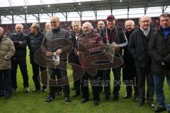 2. Bundesliga - FC Ingolstadt 04 - VfL Bochum - Pokal Deutsche Amateurmeisterschaft, komplette Mannschaft, Ehrung durch Vorsitzender des Vorstandes Peter Jackwerth und Martin Wagener