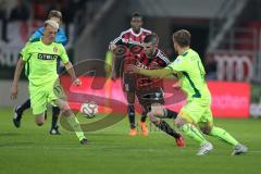 2. Bundesliga - Fußball - FC Ingolstadt 04 - Fortuna Düsseldorf - links Axel Bellinghausen (Fortuna 11) mitte Pascal Groß (10, FCI) rechts Heinrich Schmidtgal (Fortuna 8)