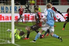 2. Bundesliga - Fußball - FC Ingolstadt 04 - TSV 1860 München - Torwart 1860 Vitus Eicher kann parieren vor Moritz Hartmann (9, FCI)