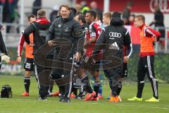 2. Bundesliga - Fußball - FC Ingolstadt 04 - FSV Frankfurt - Sieg Team feiert Cheftrainer Ralph Hasenhüttl (FCI) Jubel