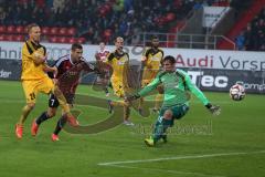 2. Bundesliga - FC Ingolstadt 04 - VfR AAlen - 4:1 - mitte Mathew Leckie (7) schießt auf das Tor, Torwart Jasmin Fejzic (VfR)