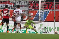 2. Bundesliga - Fußball - FC Ingolstadt 04 - 1. FC Nürnberg - Torwart Ramazan Özcan (1, FCI) hält