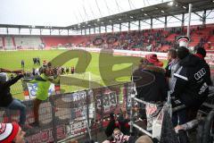 2. Bundesliga - FC Ingolstadt 04 - VfL Bochum - Marvin Matip (34) am Megaphon Sieg Jubel Fans